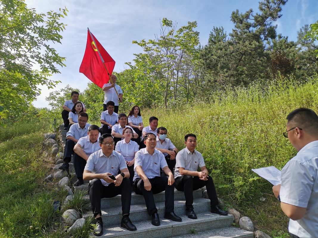 主題教育丨深圳廣電銀通西北分公司開展“黨課搬到紅色現(xiàn)場，主題教育入腦入心”主題黨日活動